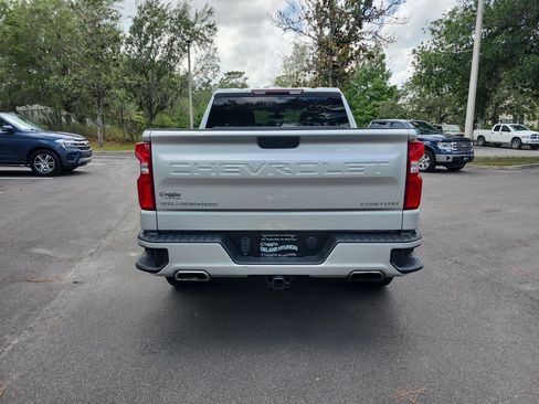 Used 2020 Chevrolet Silverado 1500 Custom w/ Custom Value Package AWD/4WD image 3
