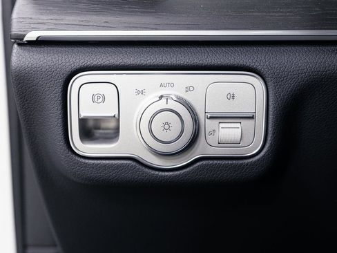 Certified 2026 Mercedes-Benz GLS 450 4MATIC image 10