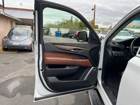 Used 2017 Cadillac Escalade ESV Premium Luxury image 12