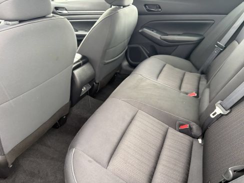 Used 2025 Nissan Altima 2.5 SV FWD image 12