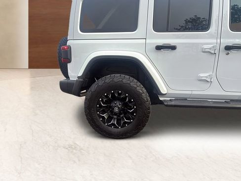 Used 2020 Jeep Wrangler Unlimited Sahara image 20