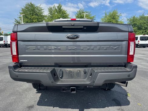 Used 2022 Ford F250 Lariat w/ Black Appearance Package AWD/4WD image 4