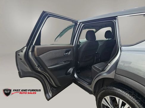 Used 2022 Nissan Rogue SV AWD/4WD image 10