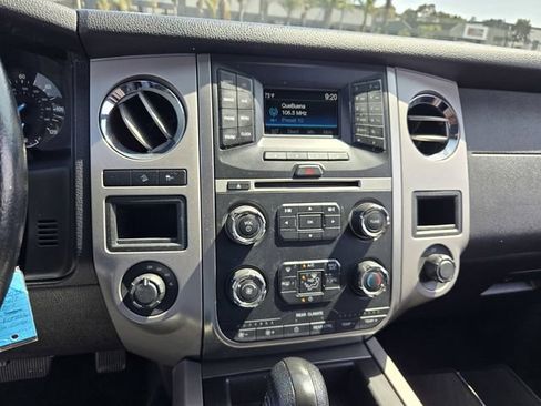 Used 2017 Ford Expedition EL XLT AWD/4WD image 18