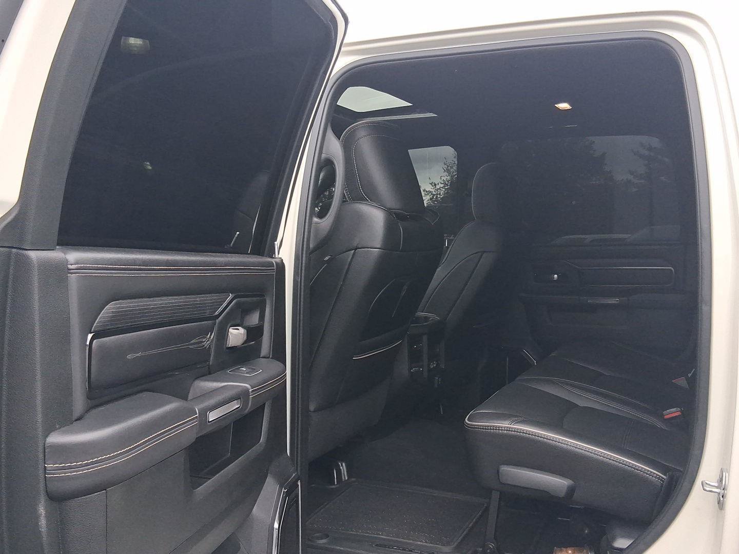 Used 2023 RAM 3500 Limited AWD/4WD image 31