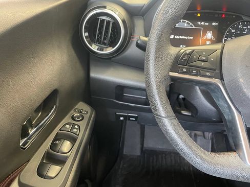 Certified 2024 Nissan Kicks SR FWD image 12