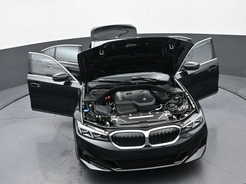 New 2026 BMW 330i xDrive Sedan w/ Convenience Package image 39