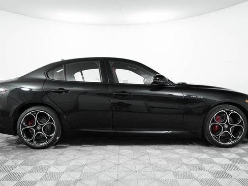 New 2025 Alfa Romeo Giulia Veloce w/ Veloce Package Rwd image 13