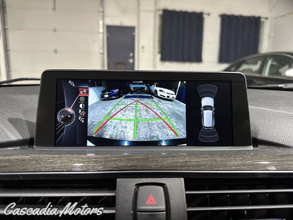 Used 2015 BMW 328i xDrive Wagon AWD/4WD image 17