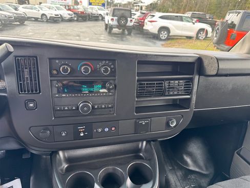 Used 2022 Chevrolet Express 2500 w/ Driver Convenience Package image 11