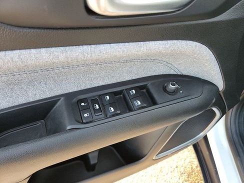 Used 2024 Jeep Compass Latitude image 21