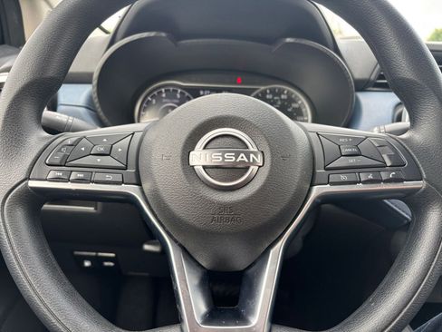 Used 2025 Nissan Versa SV FWD image 25