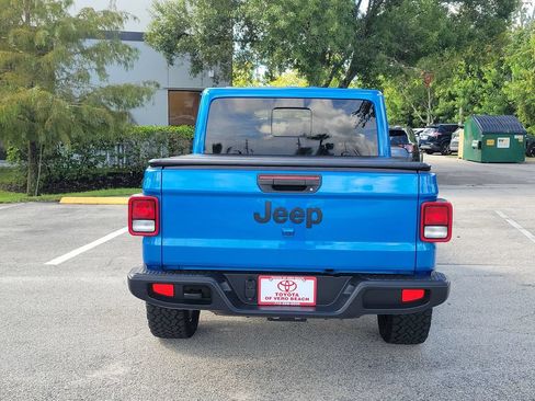 Used 2024 Jeep Gladiator Sport AWD/4WD image 6
