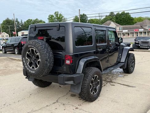 Used 2016 Jeep Wrangler Unlimited Sahara AWD/4WD image 6