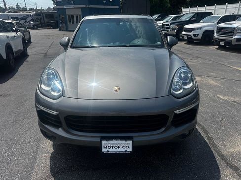 Used 2017 Porsche Cayenne AWD/4WD image 7