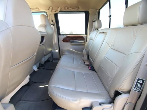 Used 2004 Ford F250 Lariat image 7