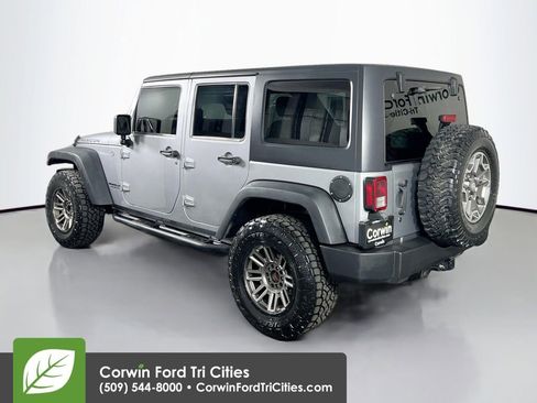 Used 2016 Jeep Wrangler Unlimited Rubicon w/ Connectivity Group image 11
