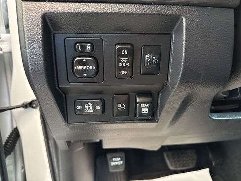Used 2021 Toyota Tundra SR5 w/ SR5 Leather Package RWD image 19