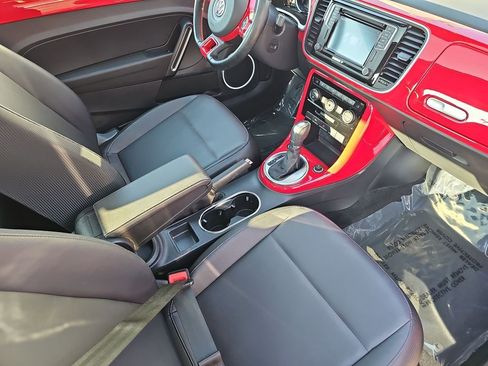 Used 2019 Volkswagen Beetle 2.0T SE FWD image 31