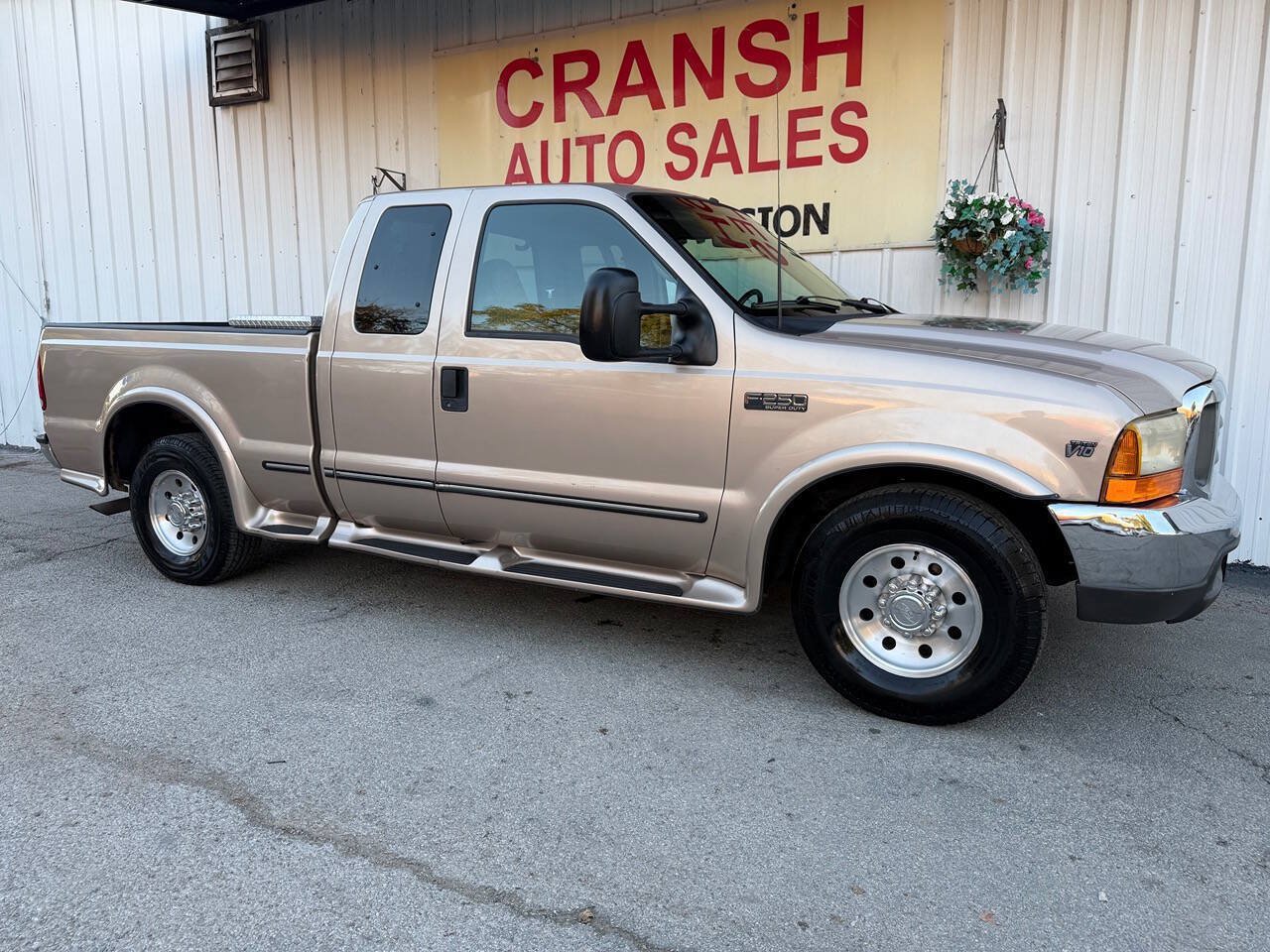 Used 1999 Ford F250 Lariat RWD image 2