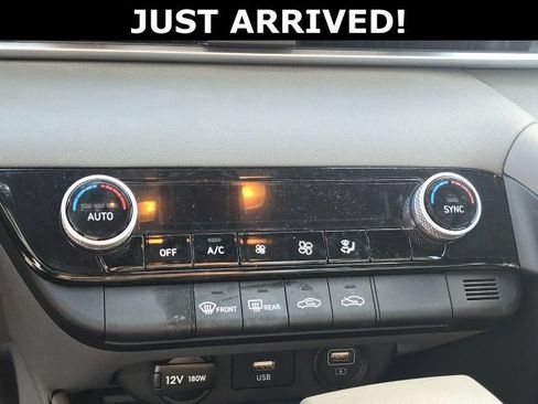 Certified 2023 Hyundai Elantra SEL w/ Preferred Accessory Package FWD image 14