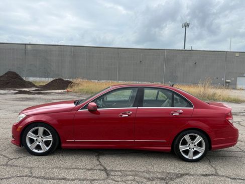 Used 2010 Mercedes-Benz C 300 4MATIC Sedan image 6
