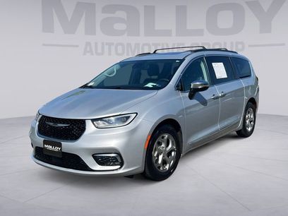 Used 2023 Chrysler Pacifica Limited