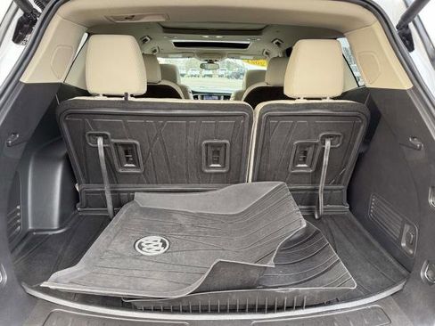 Used 2021 Buick Enclave Essence w/ Sport Touring Edition image 9