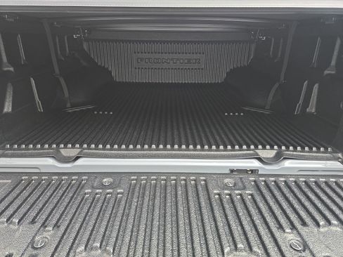 New 2026 Nissan Frontier SV w/ Tow Package image 12