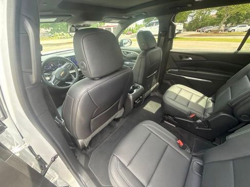 Used 2026 Chevrolet Traverse LT w/ Sun and Wheel Package FWD image 21