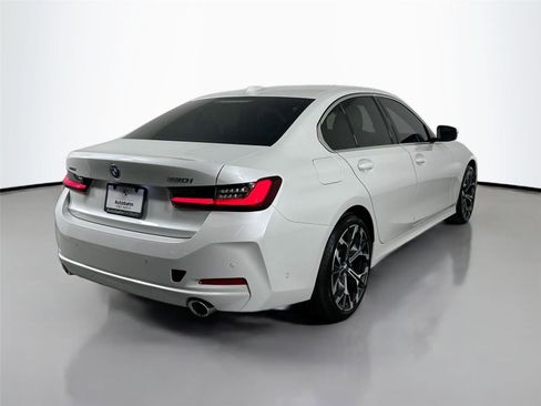 Used 2026 BMW 330i xDrive Sedan w/ Premium Package AWD/4WD image 5
