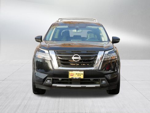 Certified 2022 Nissan Pathfinder SL image 2