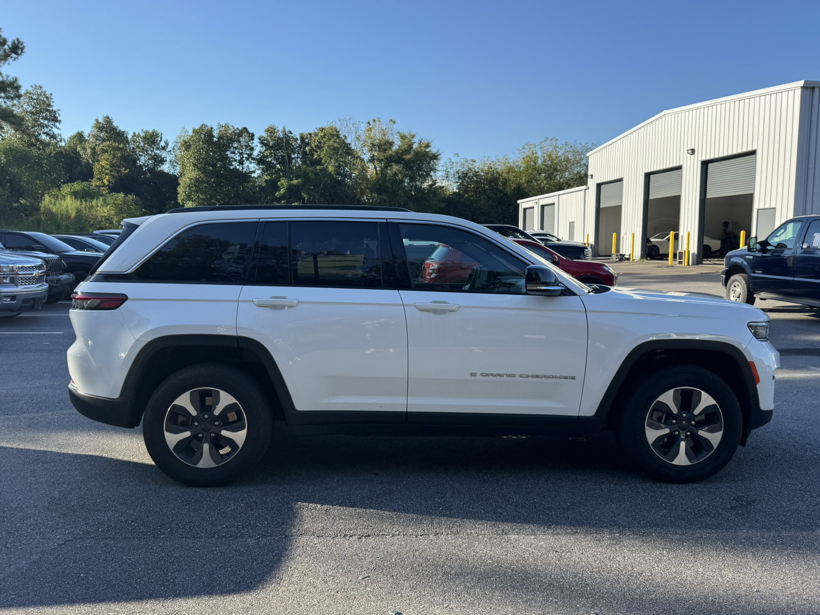 Used 2024 Jeep Grand Cherokee Limited 4xe AWD/4WD image 4