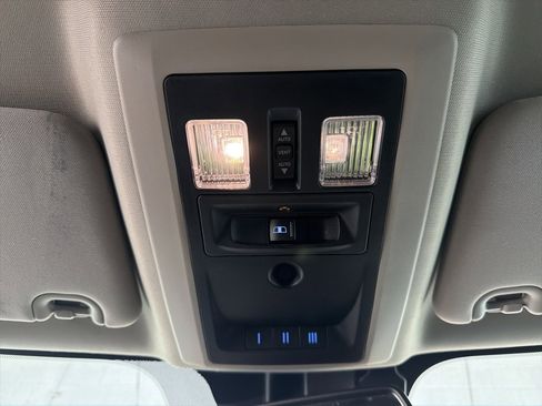 Used 2017 RAM 1500 Laramie w/ Convenience Group image 32