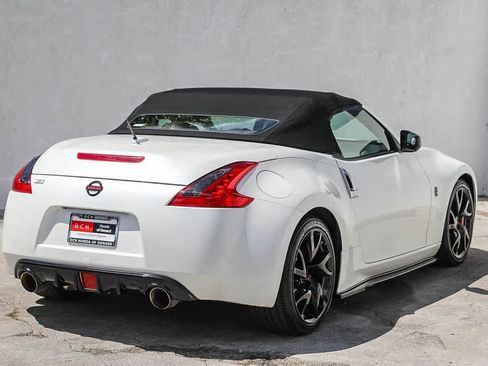 Used 2014 Nissan 370Z Touring w/ Sport Package RWD image 4