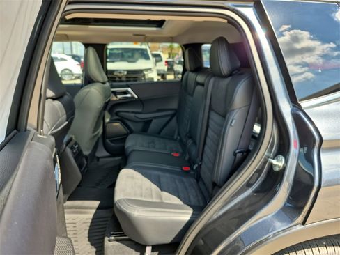 New 2025 Mitsubishi Outlander SE image 78