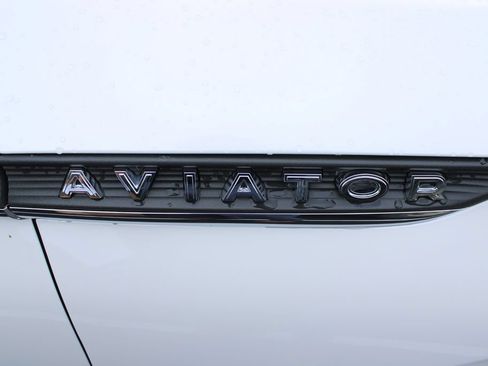 Used 2025 Lincoln Aviator Reserve AWD/4WD image 5