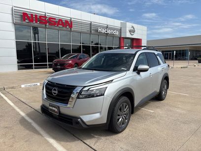 New 2025 Nissan Pathfinder SV