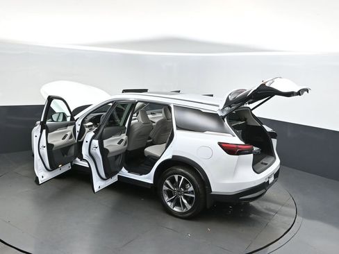 Certified 2026 INFINITI QX60 Pure w/ Cargo Package image 2