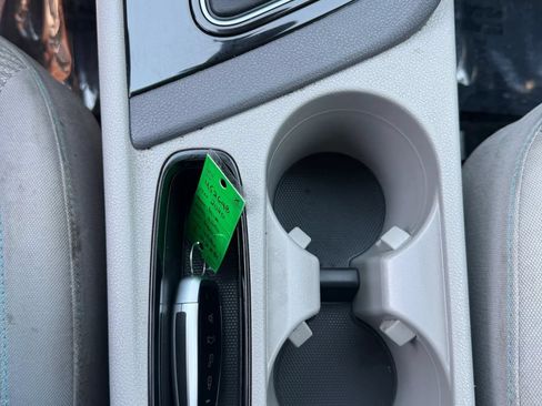 Used 2020 Kia Niro LXS FWD image 27