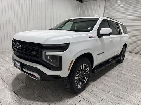 New 2026 Chevrolet Suburban Z71 w/ Z71 Off-Road Package AWD/4WD image 1