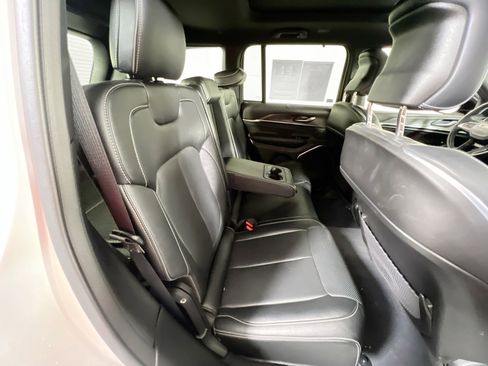 Used 2023 Jeep Grand Cherokee Overland w/ Adv Protech Group III image 29