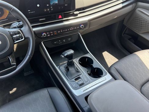 Used 2026 Kia Carnival FWD image 44