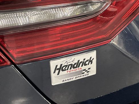 Used 2021 Toyota Camry XLE w/ Navigation Upgrade Package image 33