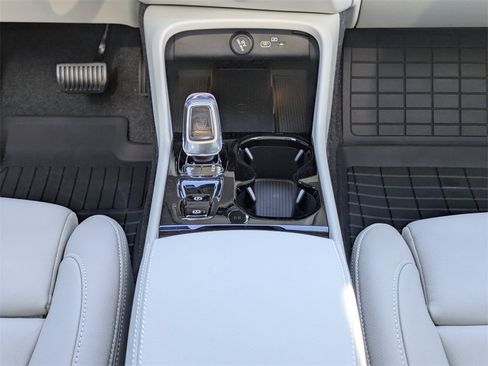 New 2026 Volvo XC40 B5 Plus w/ Protection Package Premier image 23