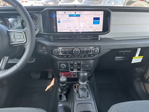 New 2025 Jeep Gladiator Willys image 16