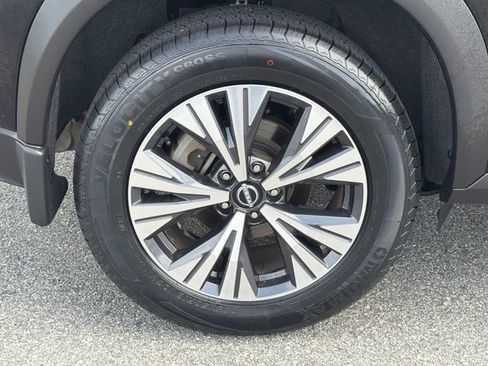 Used 2023 Nissan Rogue SV FWD image 17
