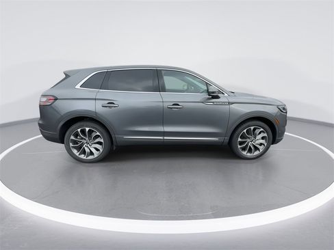 Used 2022 Lincoln Nautilus Reserve w/ Equipment Group 201A image 9