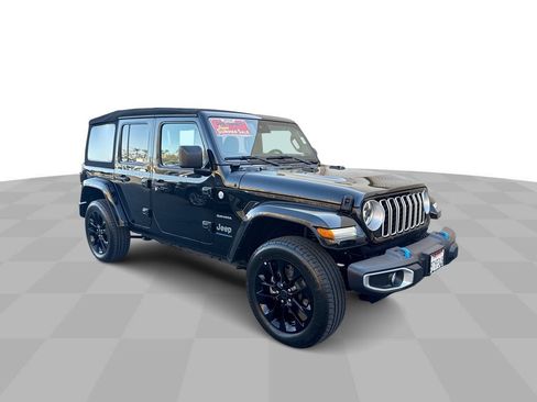 Used 2024 Jeep Wrangler Unlimited Sahara AWD/4WD image 2