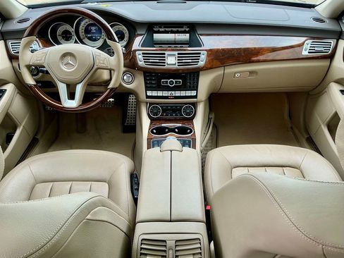 Used 2013 Mercedes-Benz CLS 550 4MATIC image 32